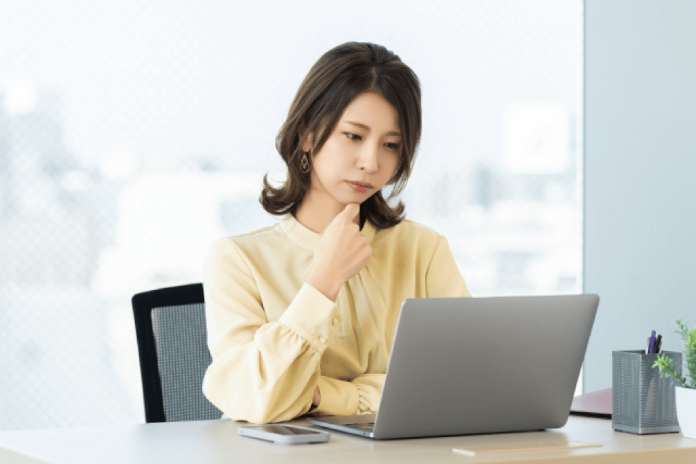 自社内製とアウトソーシングのコスト比較